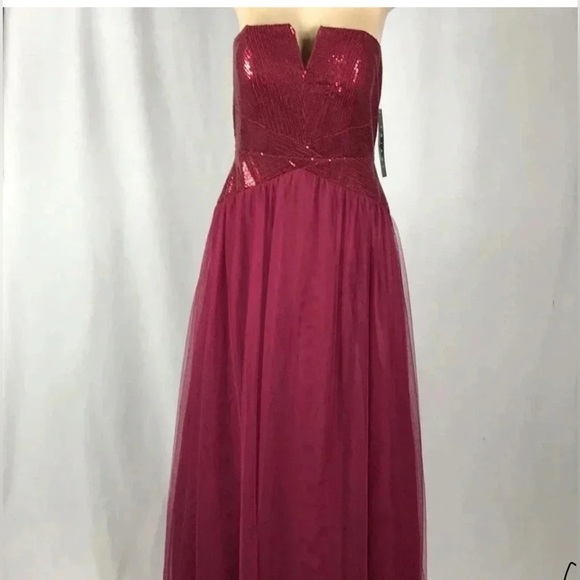 Trixxi Size 11 Burgundy Sequence Strapless Evening Gown. New With Tags - Picture 8 of 8
